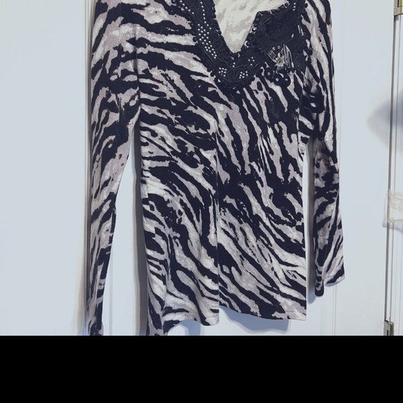 Motive Sweaters - Motive-strechy sweater-zebra print-small-beaded-sequins